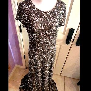 ADRIANNA PAPELL 👗  Scoop Back Sequin Gown Size 14 (Large )